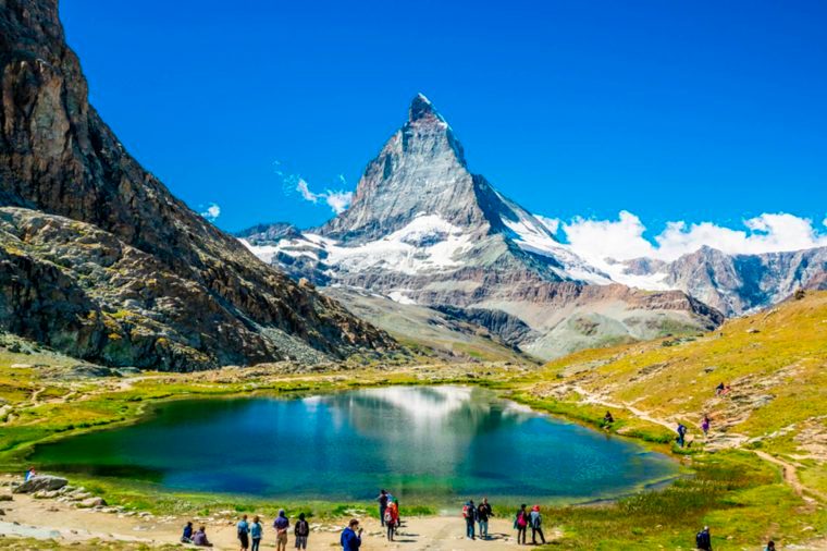 9 Essential Tipping Etiquette Rules Every Global Traveler Should Know