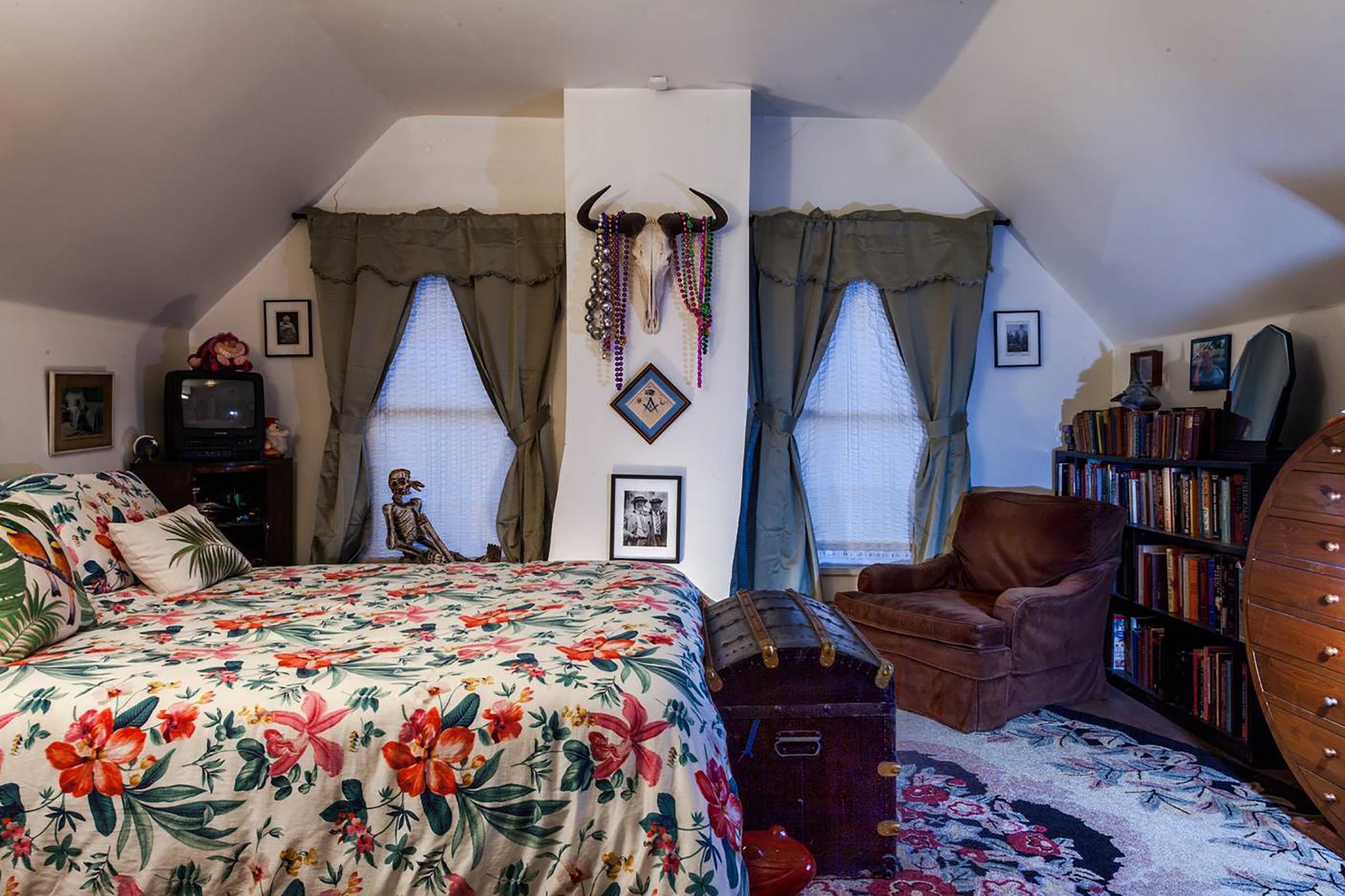 8 Haunted Airbnb Rentals You Can Book Right Now