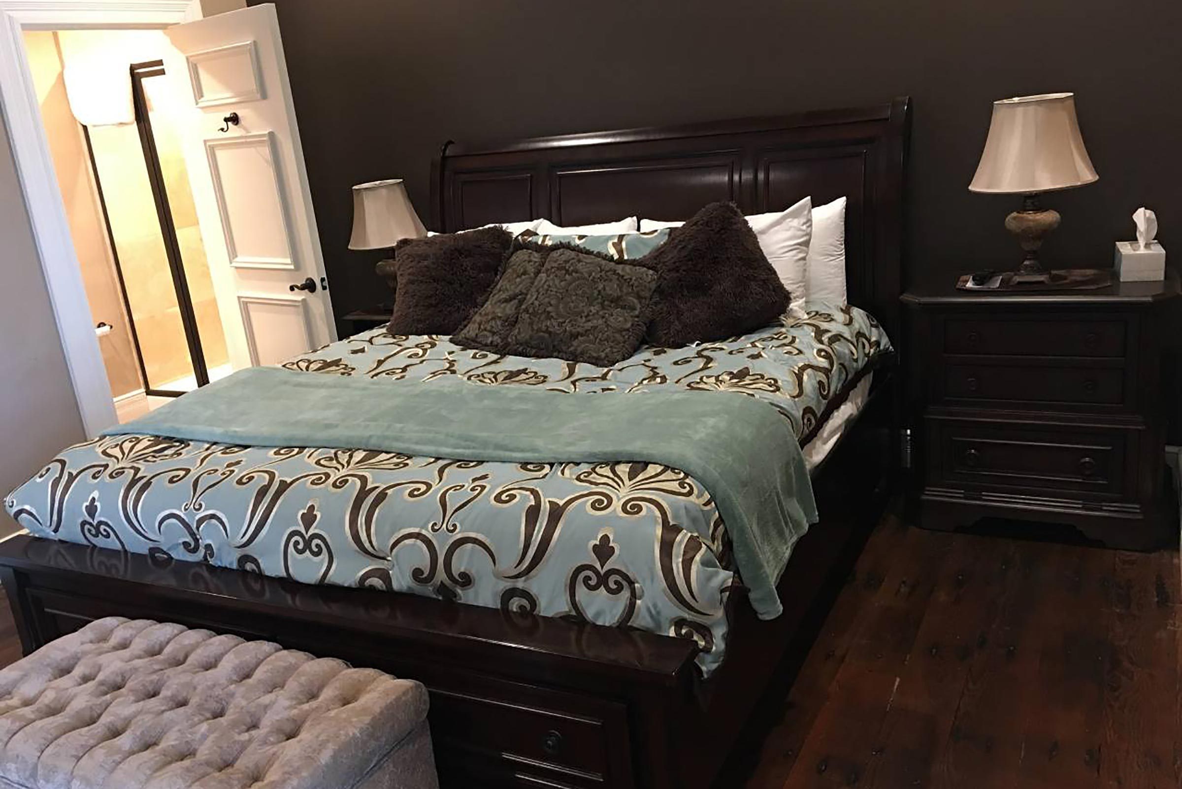 8 Haunted Airbnb Rentals You Can Book Right Now