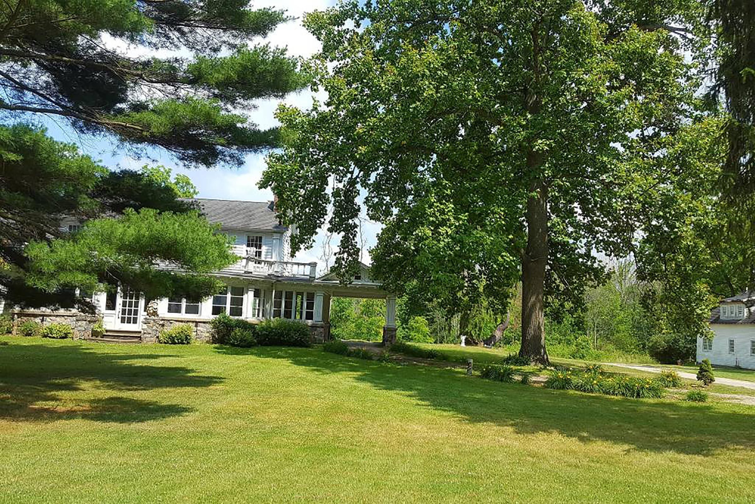 8 Haunted Airbnb Rentals You Can Book Right Now