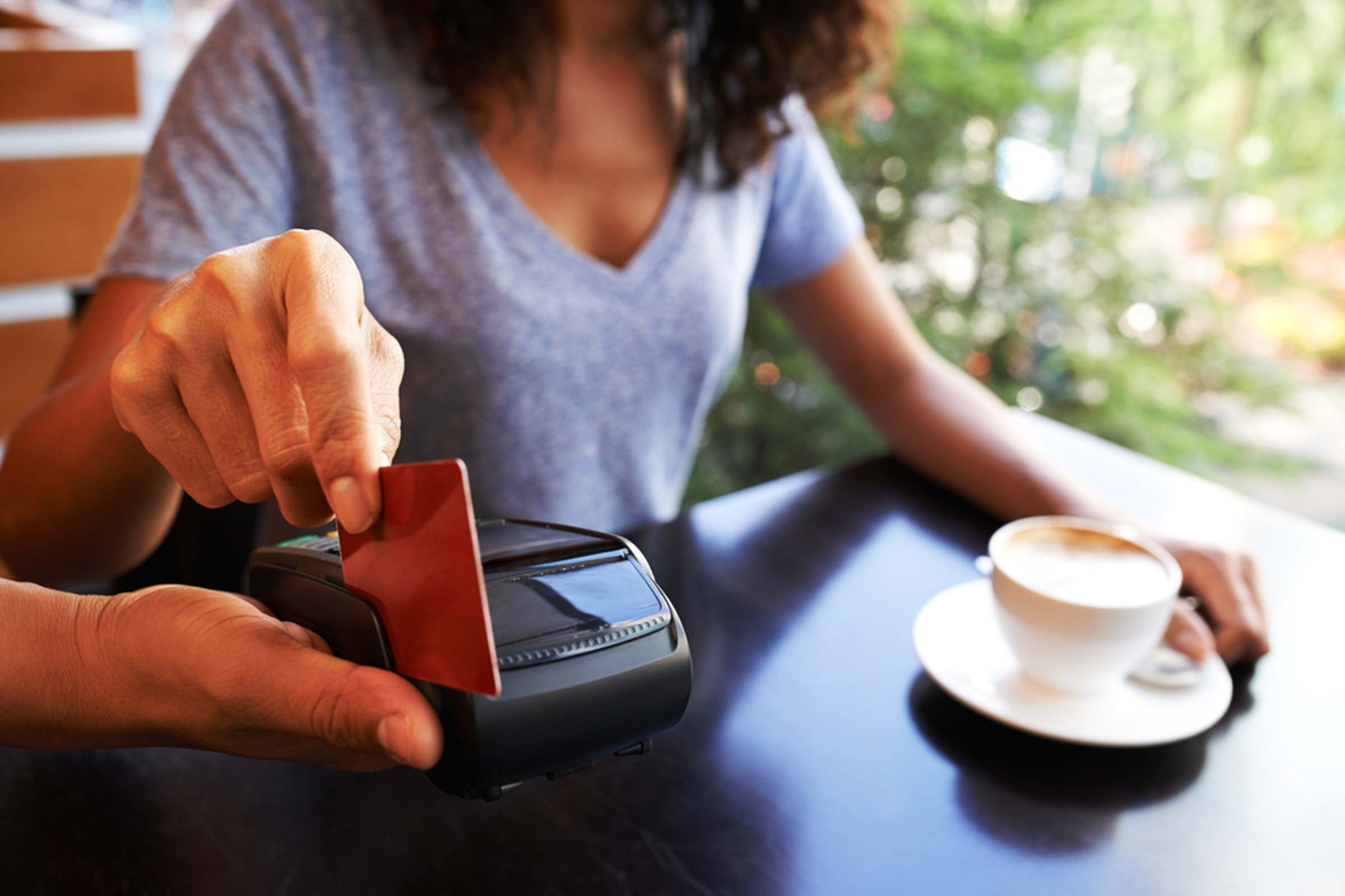 Stop Wasting Money on Vacation: 10 Expert Savings Tips