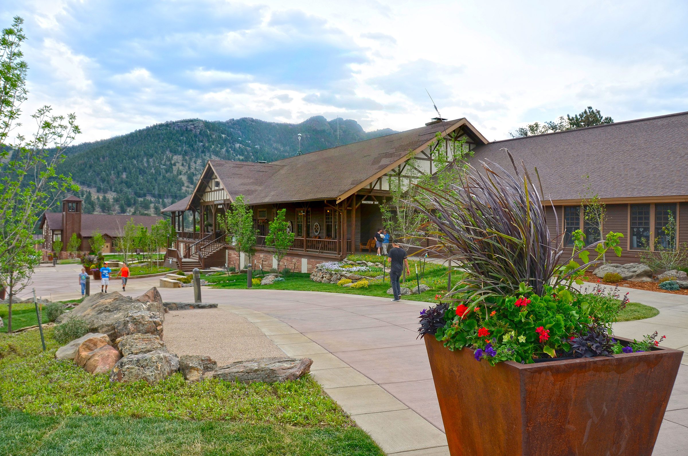 Discover the Hidden Family Gem: YMCA of the Rockies – A Secret Vacation Destination