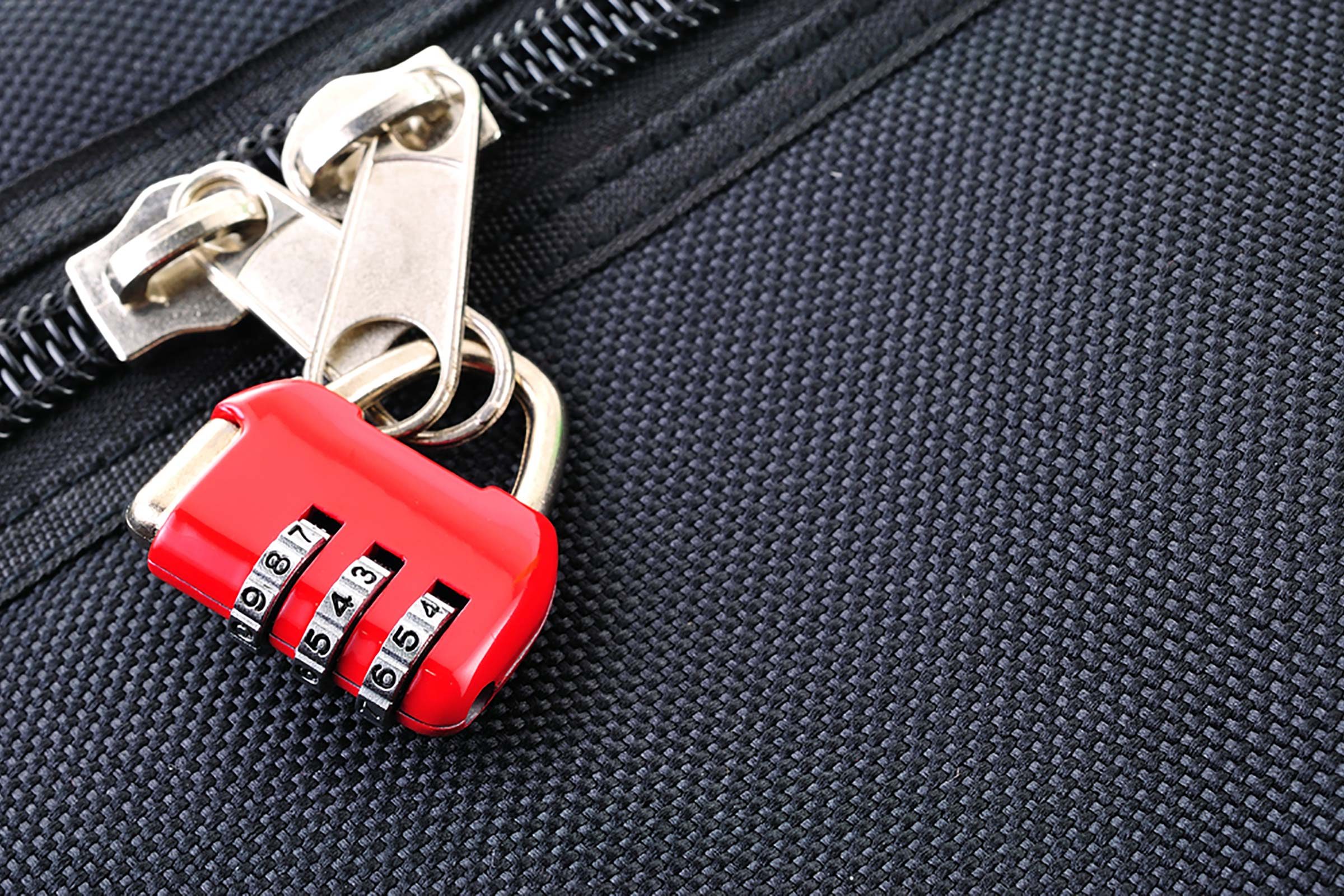 8 Essential Luggage Tips Baggage Handlers Recommend for a Smooth Travel Experience