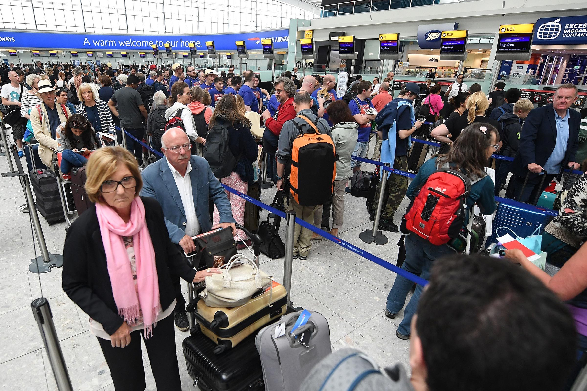 10 Stunning Photos Revealing the Chaos of Flight Delays