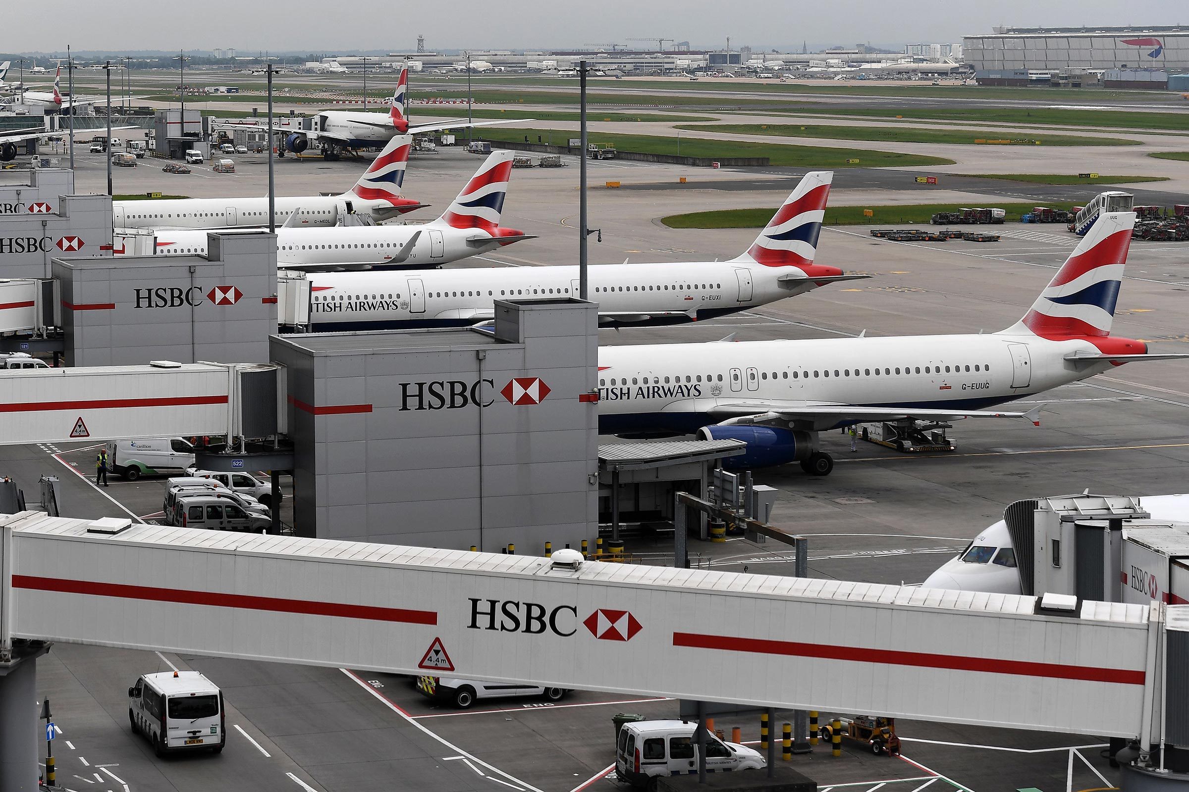 10 Stunning Photos Revealing the Chaos of Flight Delays
