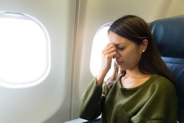 10 Expert Tips to Stay Healthy and Avoid Illness on Long-Haul Flights