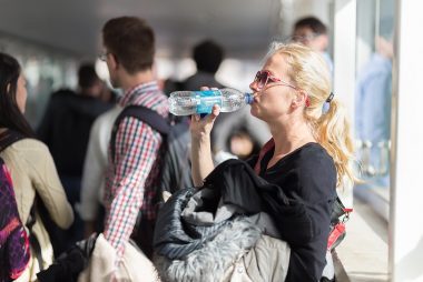 10 Expert Tips to Stay Healthy and Avoid Illness on Long-Haul Flights