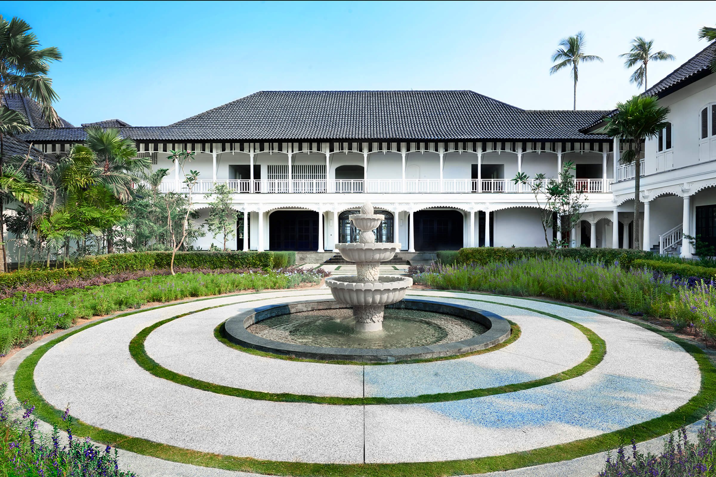 12 Most Stunning Hotel Entrances Around the World