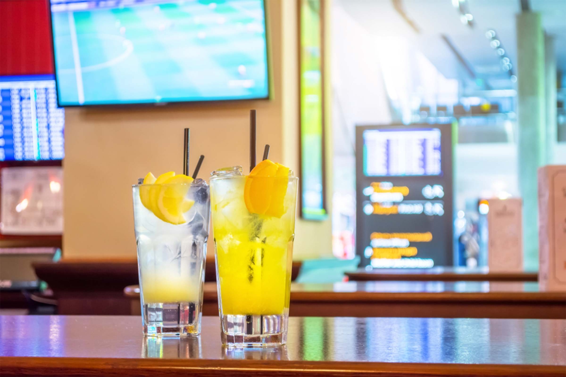 12 Insider Tips from Airport Bartenders You Should Know