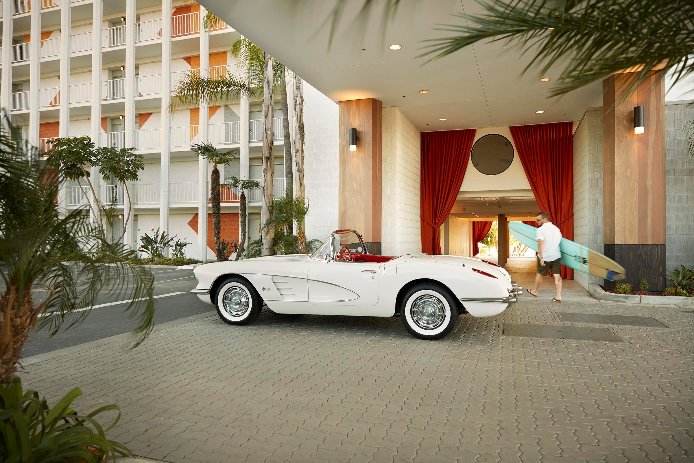 Top 17 Classic Retro Hotels Across America