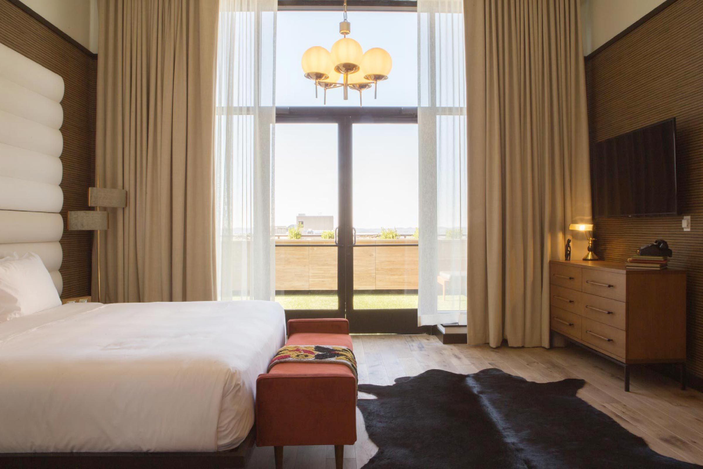 Top 17 Classic Retro Hotels Across America