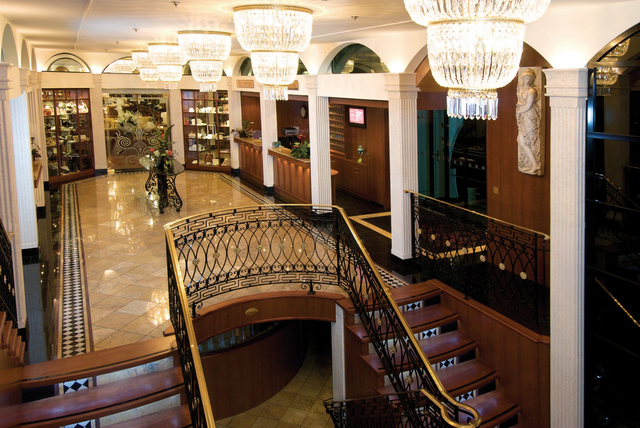 Top Cruise Lines: 10 Leading Luxury and Adventure Destinations