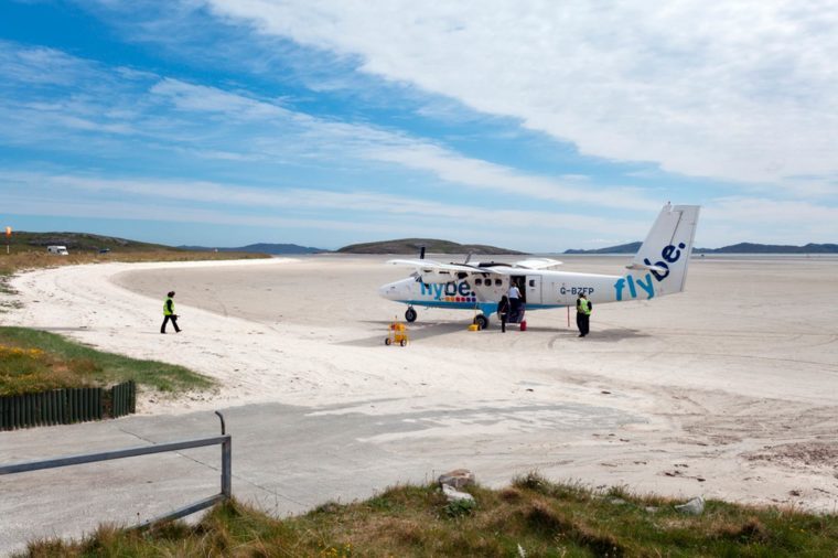 Top Stunning Airport Landings Around the Globe