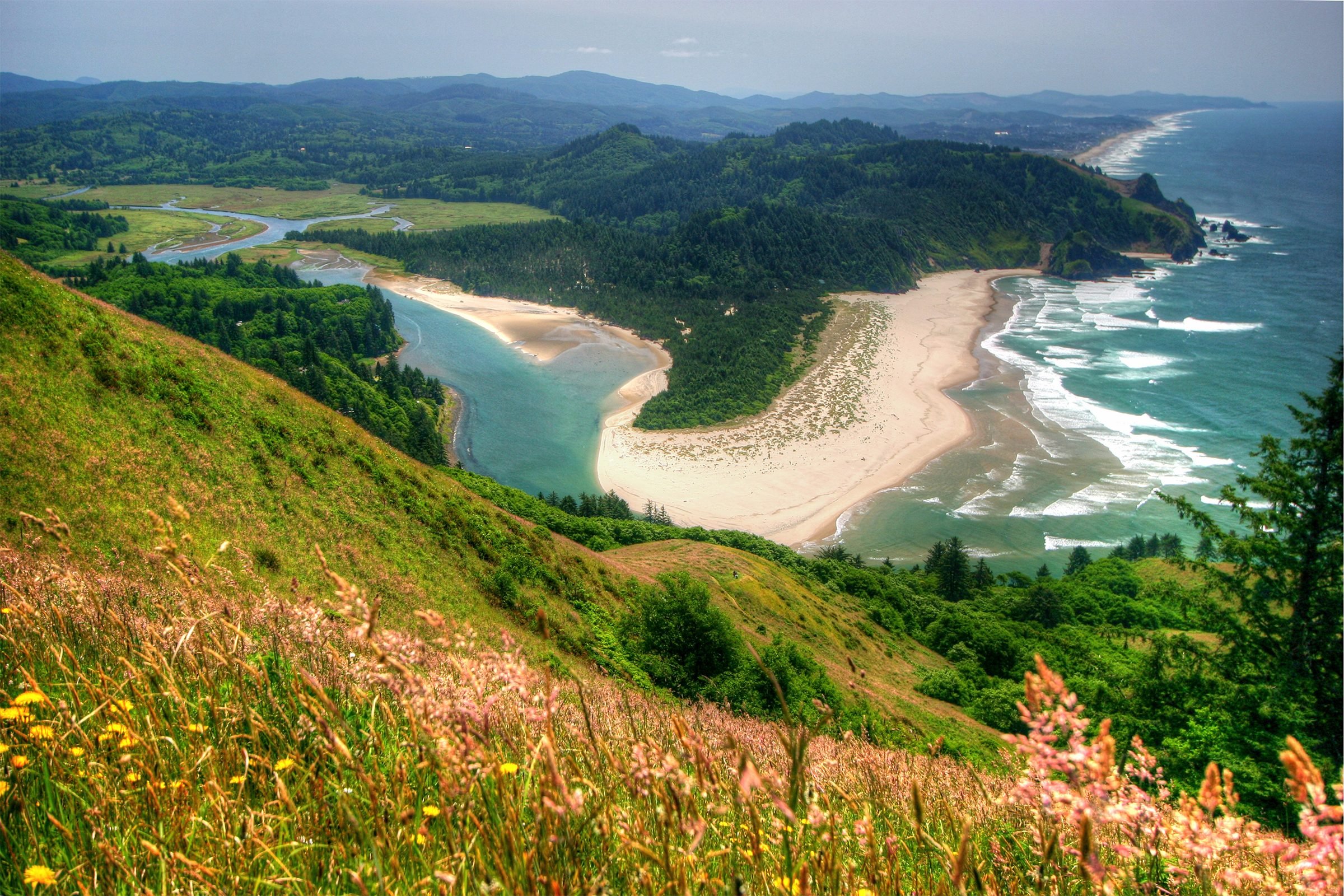 Top 15 Budget-Friendly Beach Getaways Across America