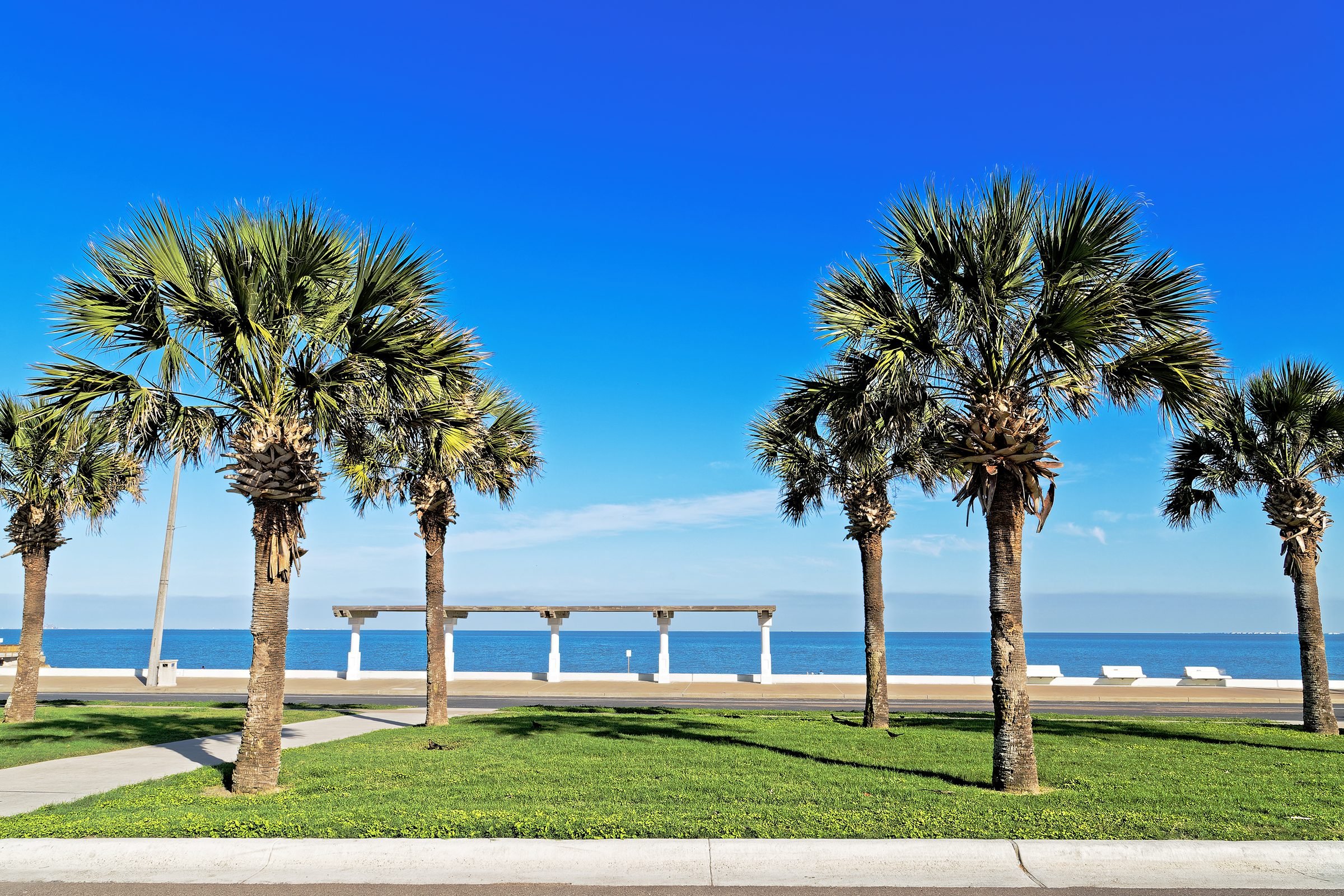 Top 15 Budget-Friendly Beach Getaways Across America