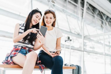 9 Affordable Ways to Use Your Phone Abroad Without Breaking the Bank