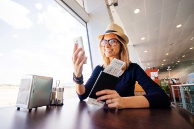 9 Affordable Ways to Use Your Phone Abroad Without Breaking the Bank