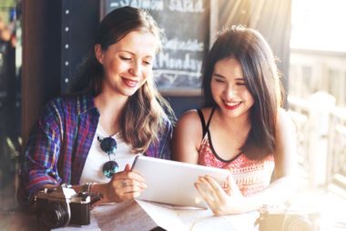 9 Affordable Ways to Use Your Phone Abroad Without Breaking the Bank