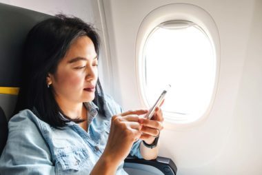 9 Affordable Ways to Use Your Phone Abroad Without Breaking the Bank