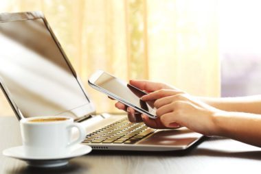 9 Affordable Ways to Use Your Phone Abroad Without Breaking the Bank