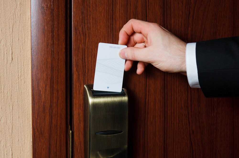 Top 10 Summer Travel Scams: Protect Yourself with Expert Tips