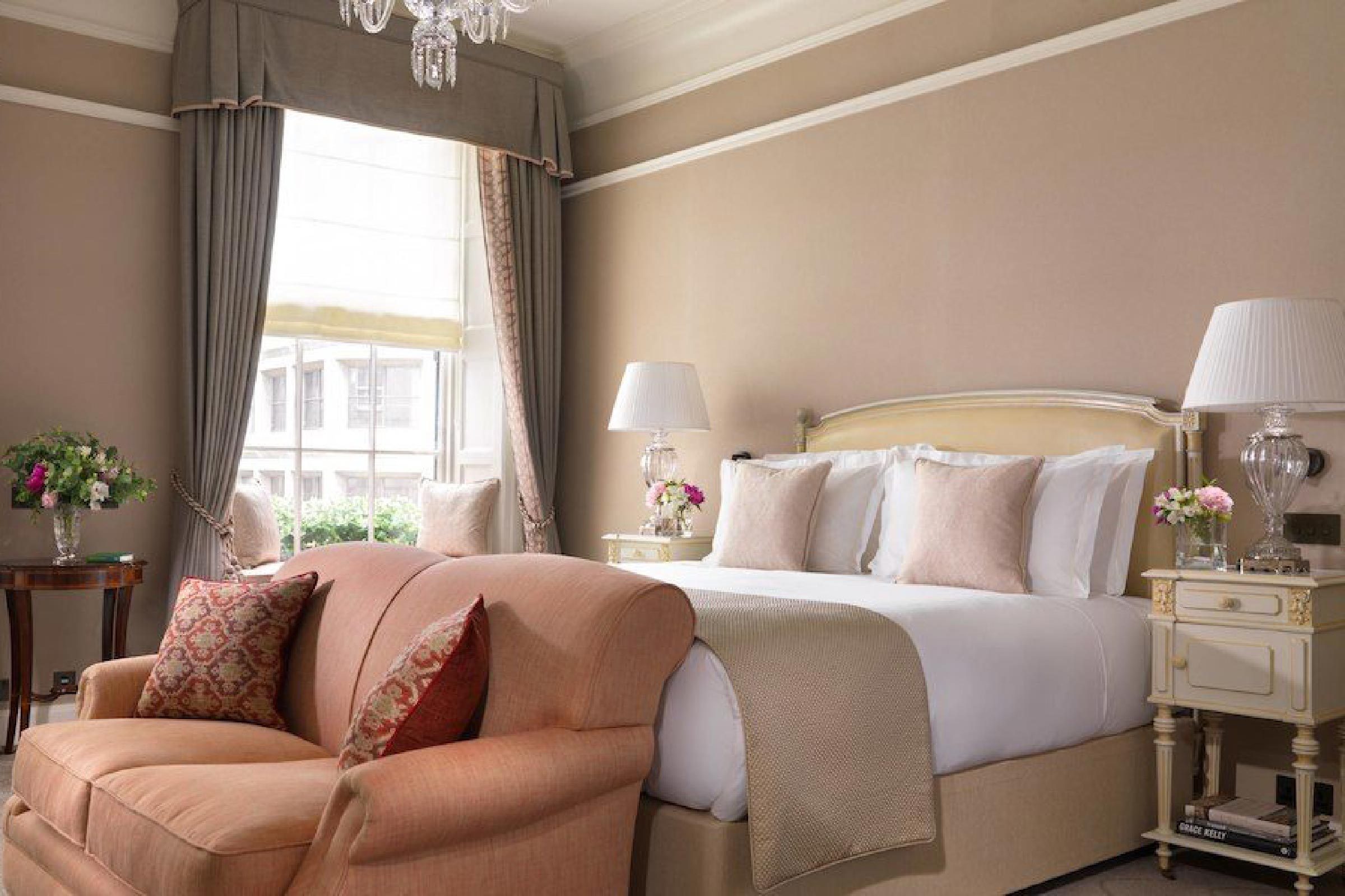 Discover Ireland’s Premier Hotel Suites: 9 Stunning Luxury Retreats