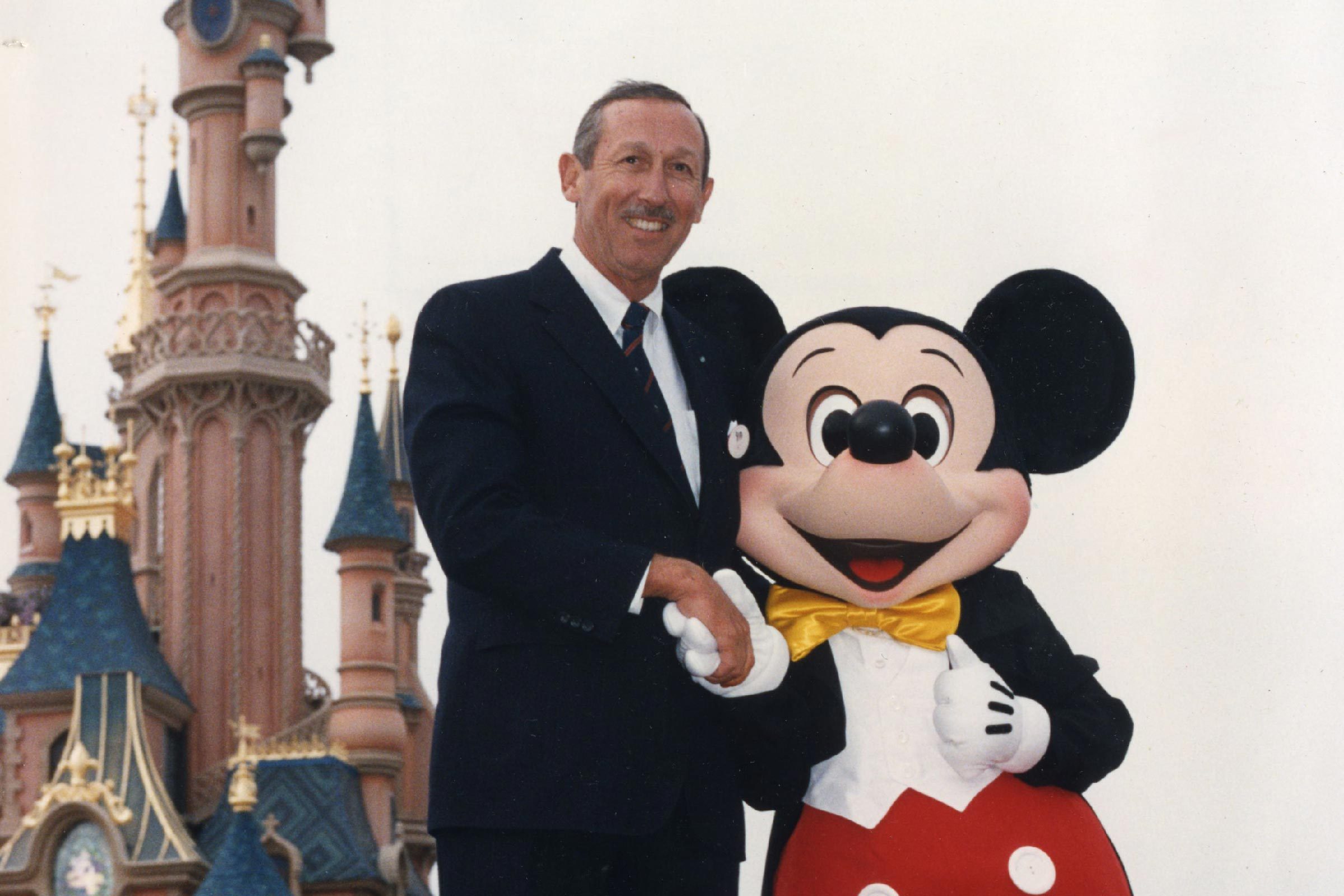 23 Astonishing Facts About Disneyland That You Never Knew