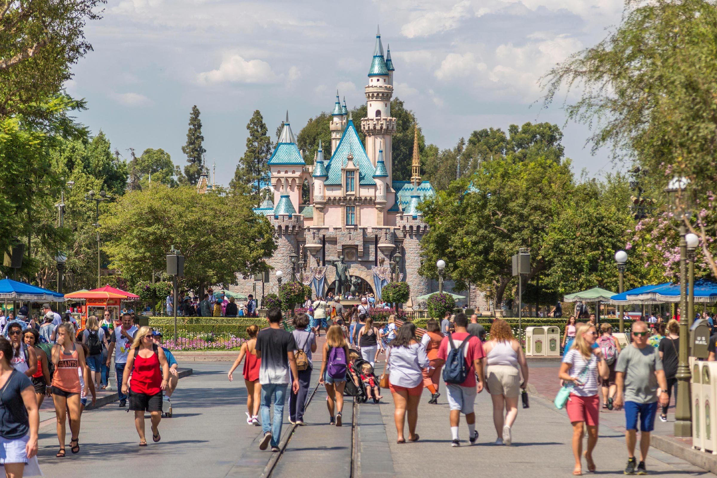23 Astonishing Facts About Disneyland That You Never Knew