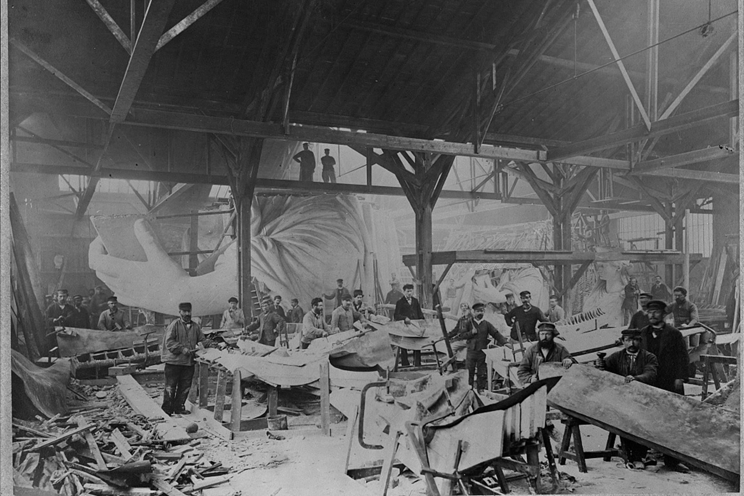 19 Incredible Eiffel Tower Secrets You Probably Didn t Know