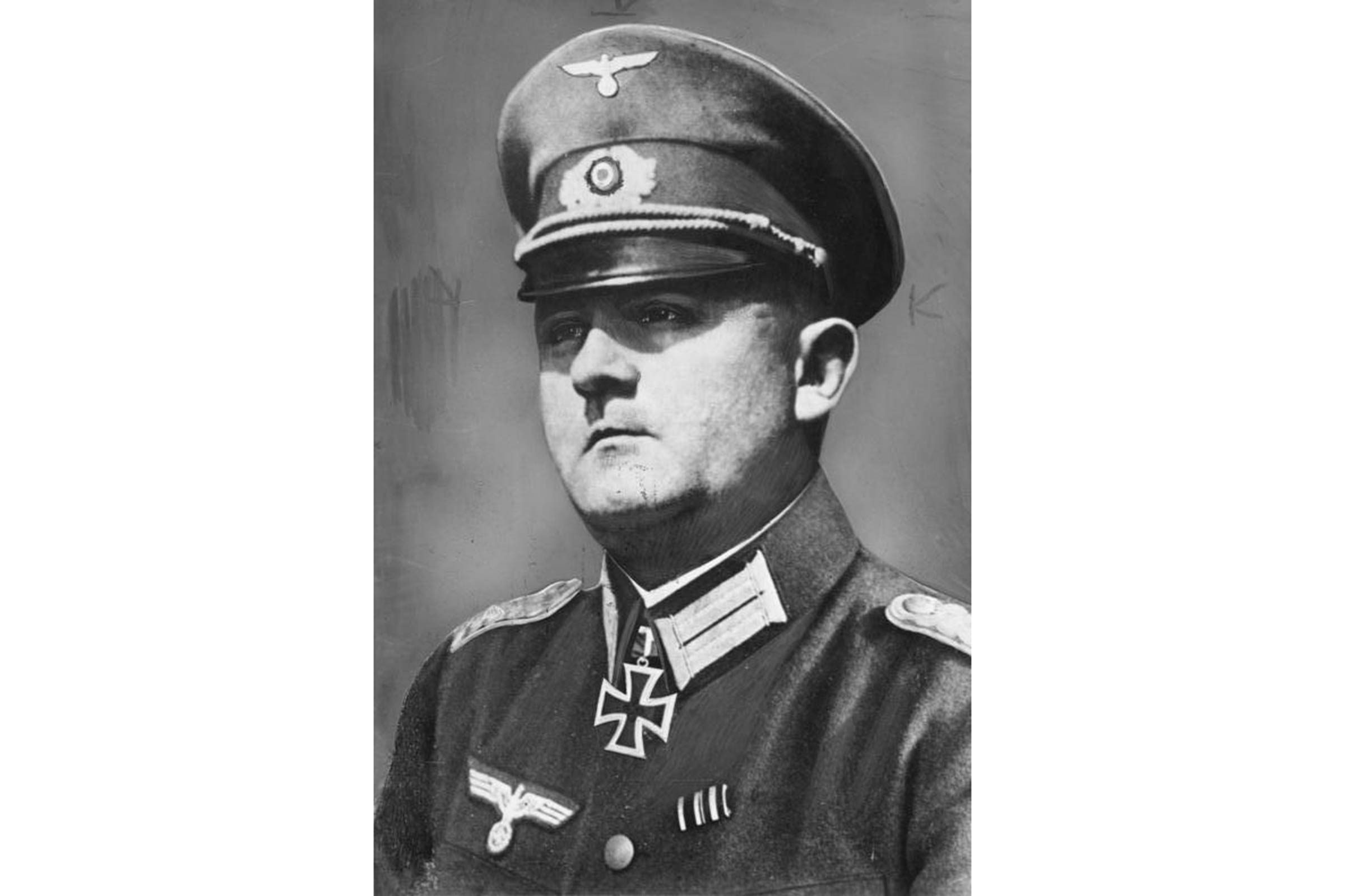 19 Incredible Eiffel Tower Secrets You Probably Didn t Know