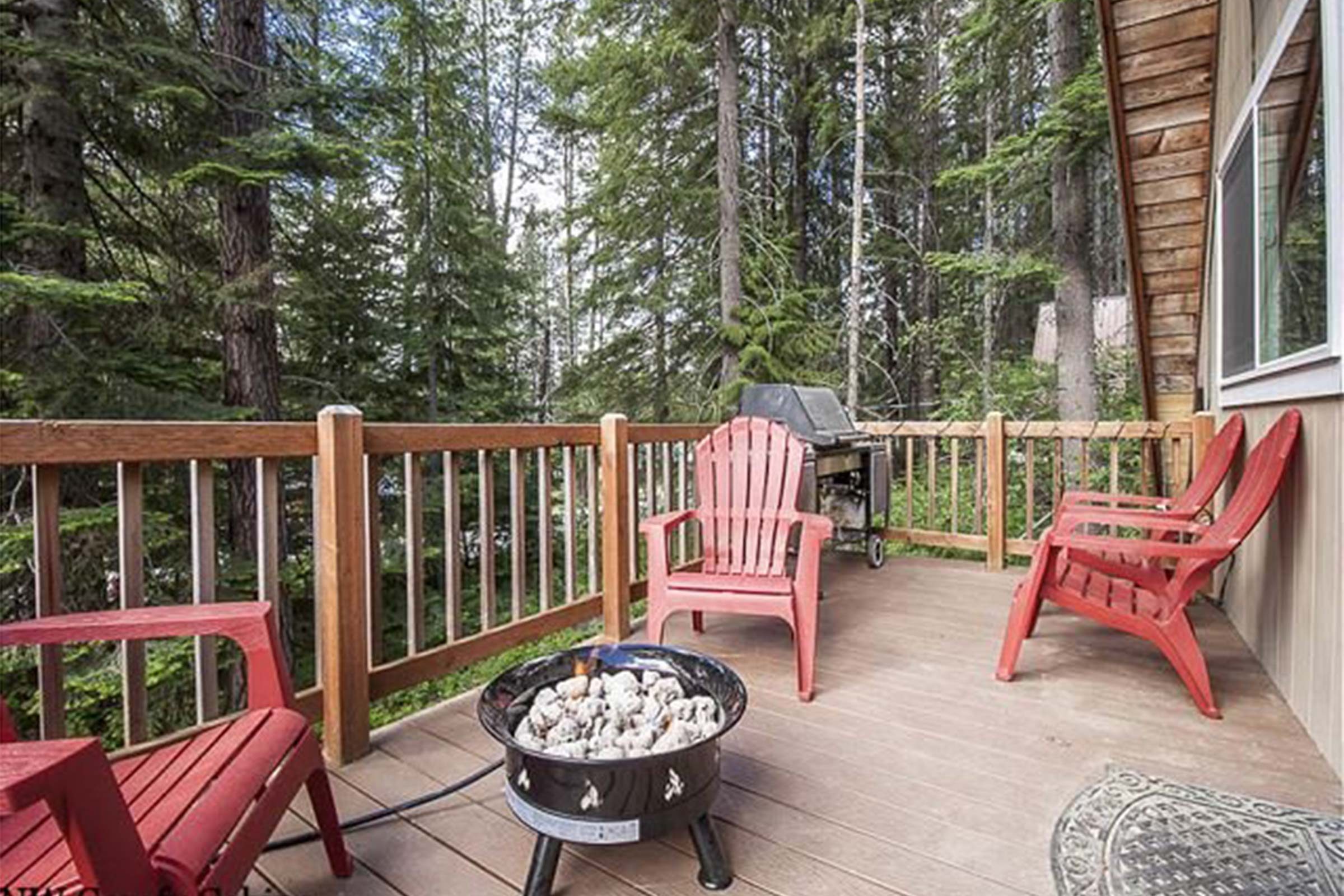 15 Charming Cabins for a Last-Minute Weekend Escape