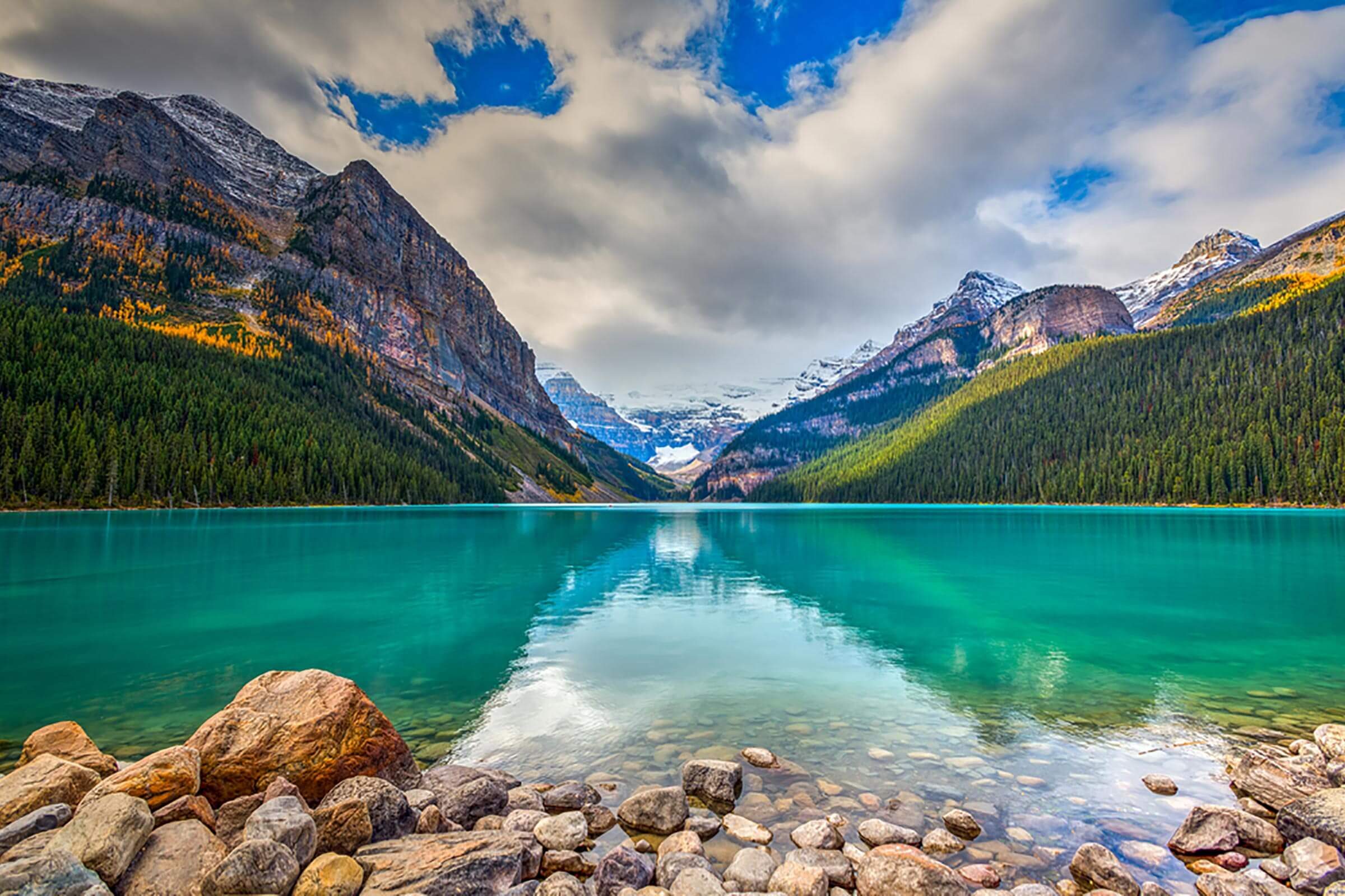 Canada’s Must-See Destinations: A Traveler’s Guide