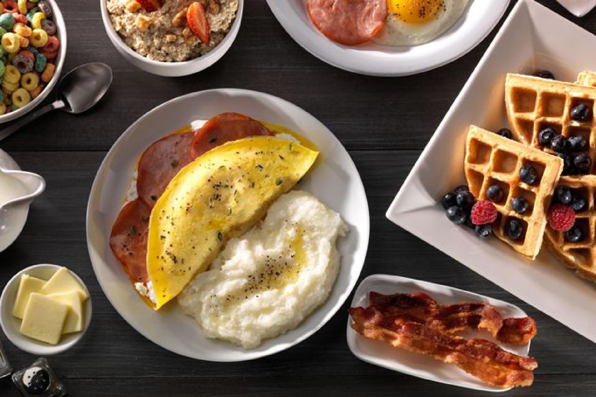 Top 15 Hotels Offering Free Hot Breakfasts for Travelers