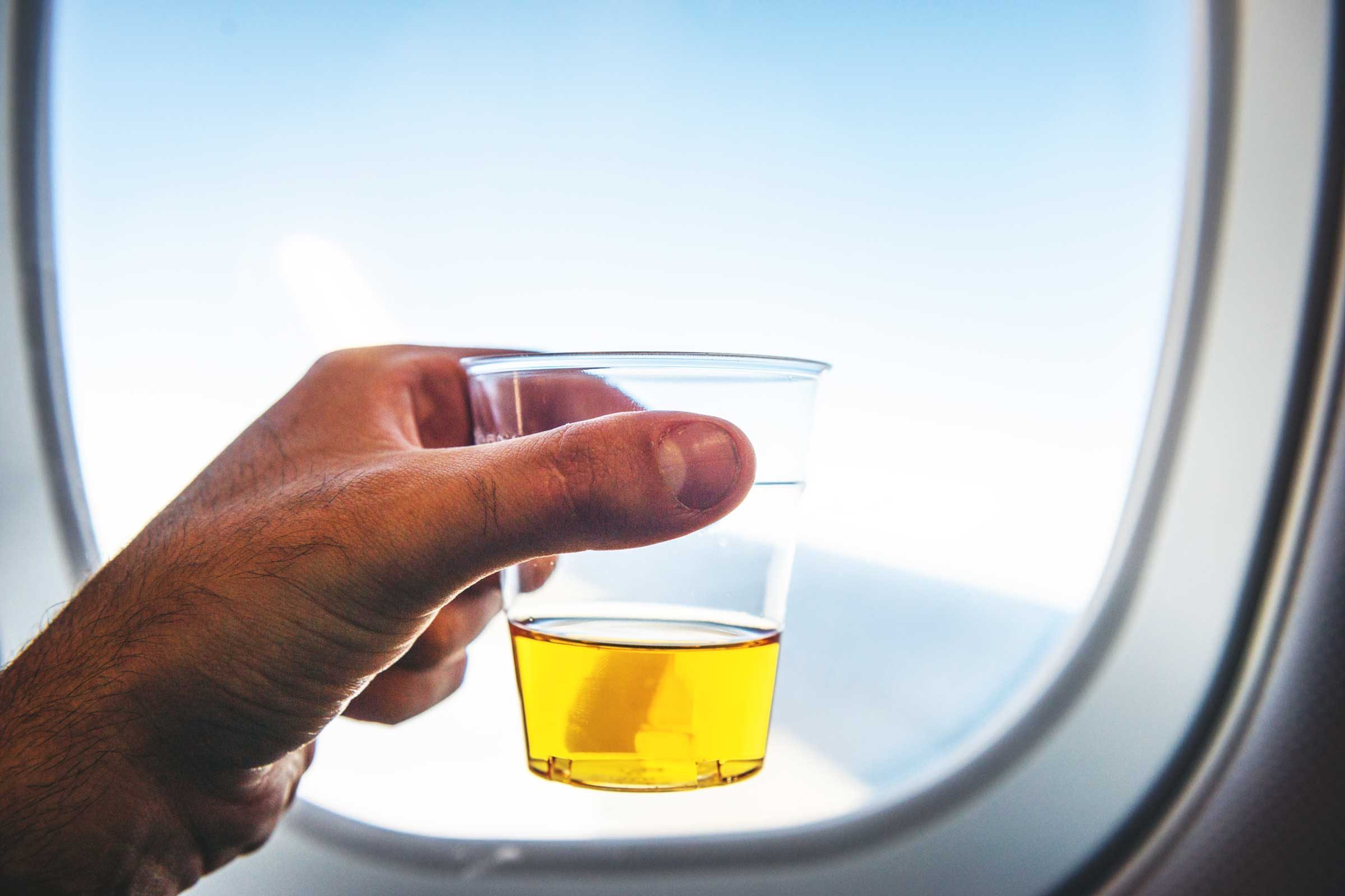 11 Free Perks You Can Enjoy on Any Flight