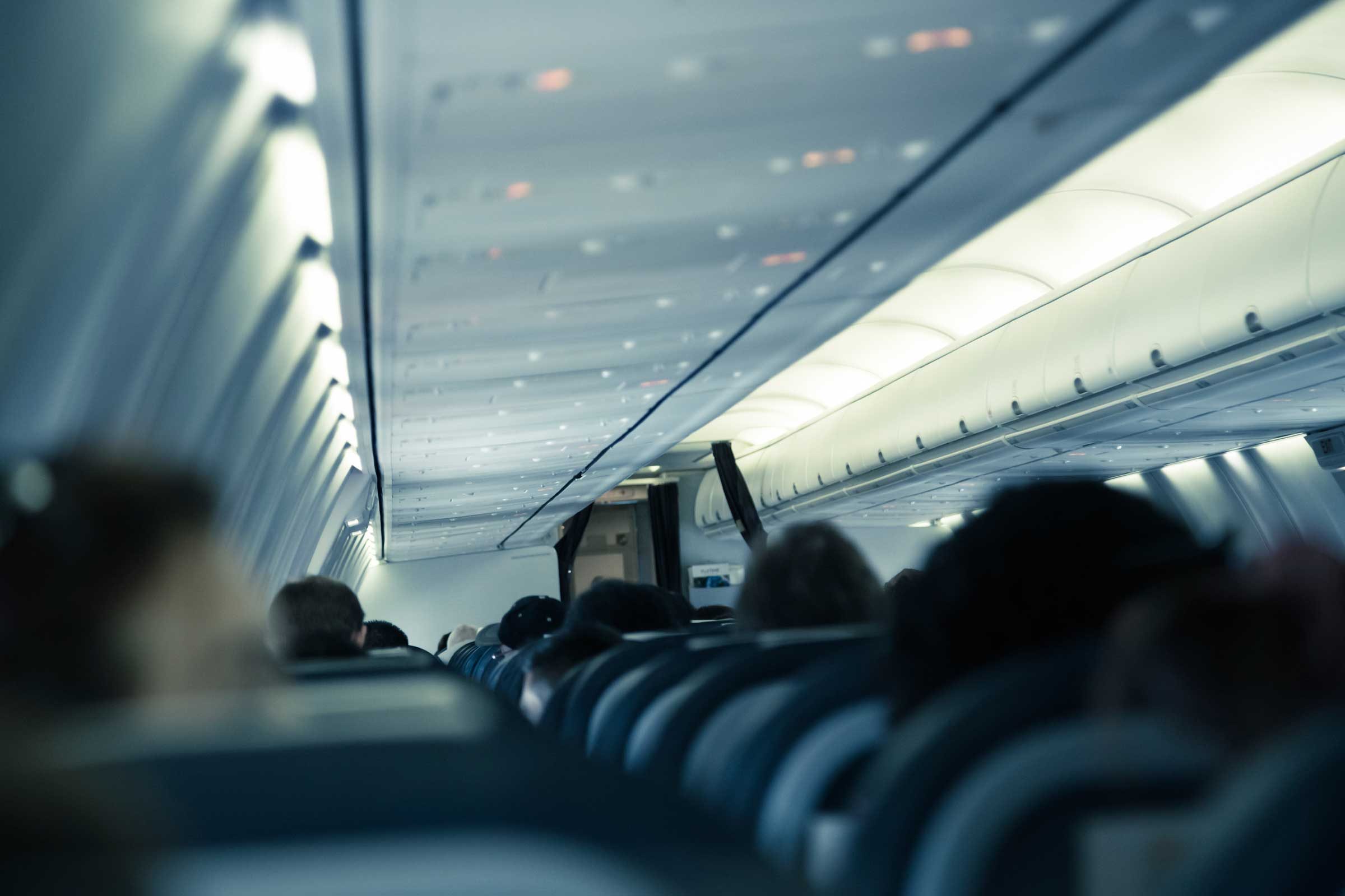 9 Common Airplane Sounds Explained – What They Reveal About Your Flight