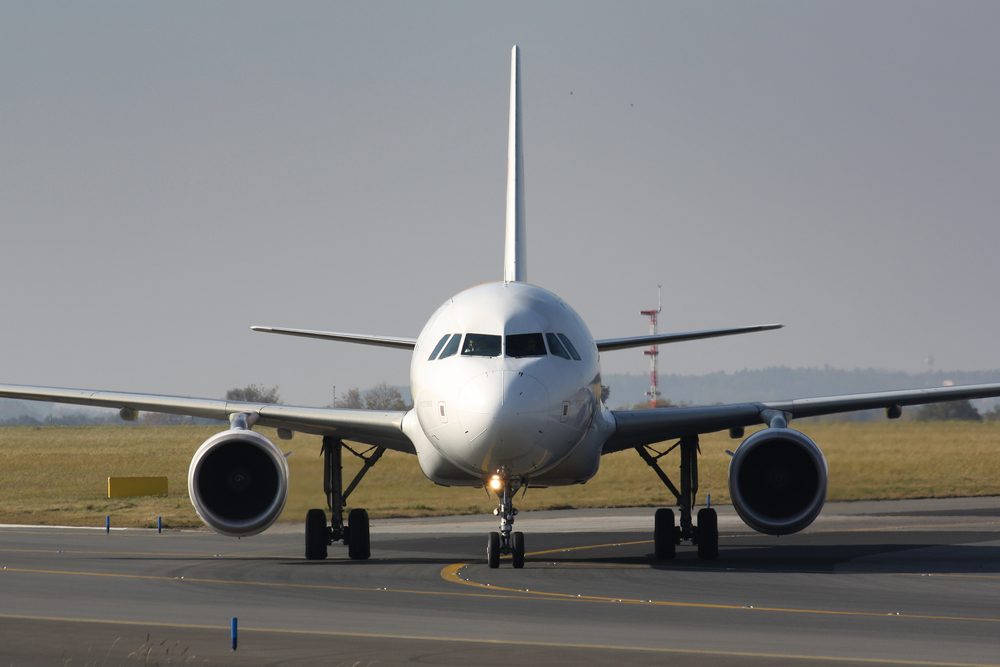 9 Common Airplane Sounds Explained – What They Reveal About Your Flight