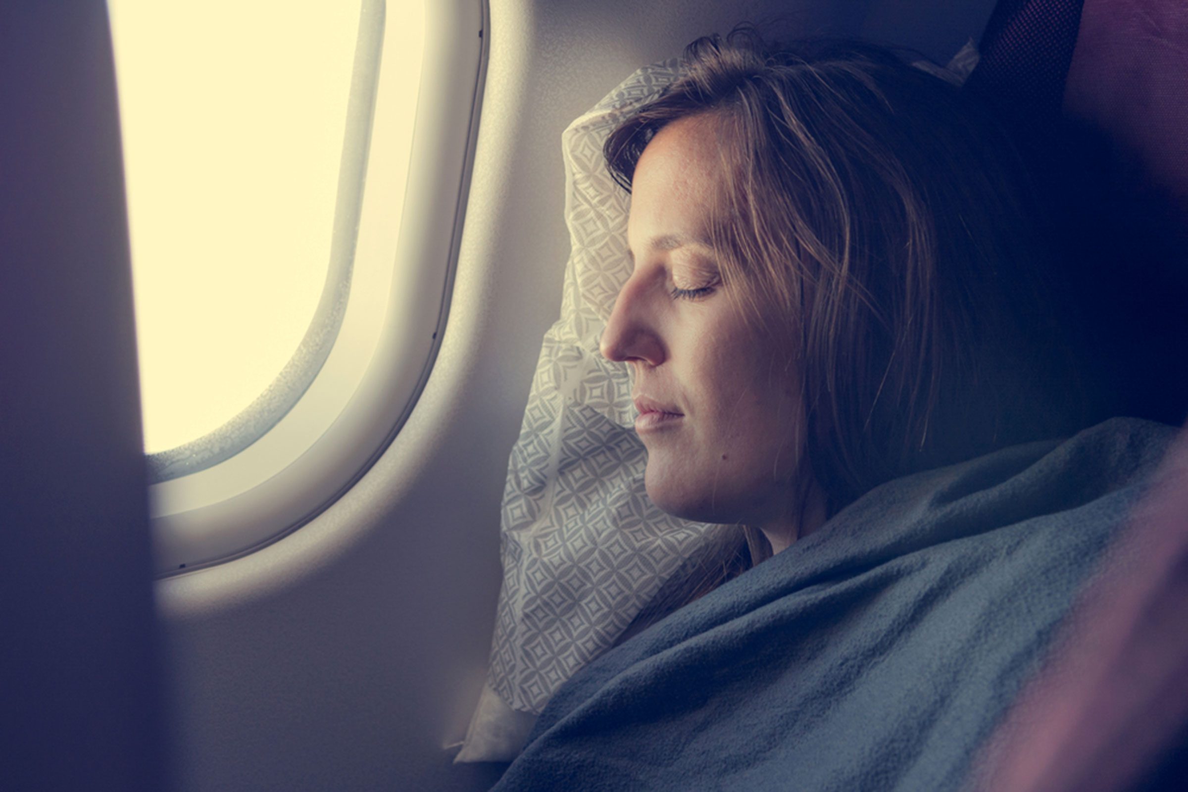 Sleep Like a Pro on Planes: 14 Insider Tips from Seasoned Travelers