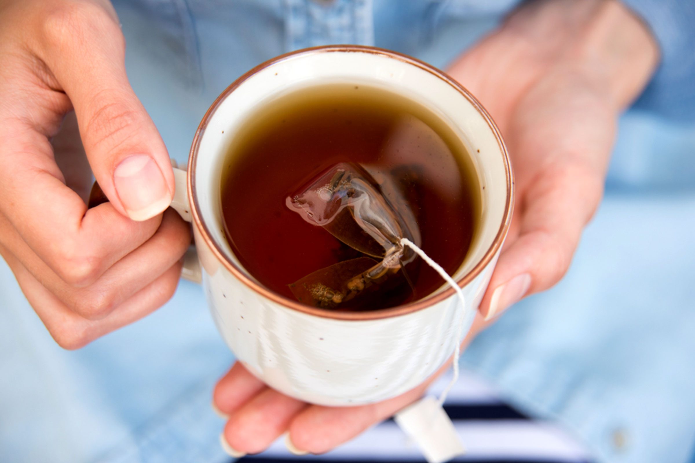 Sleep Like a Pro on Planes: 14 Insider Tips from Seasoned Travelers