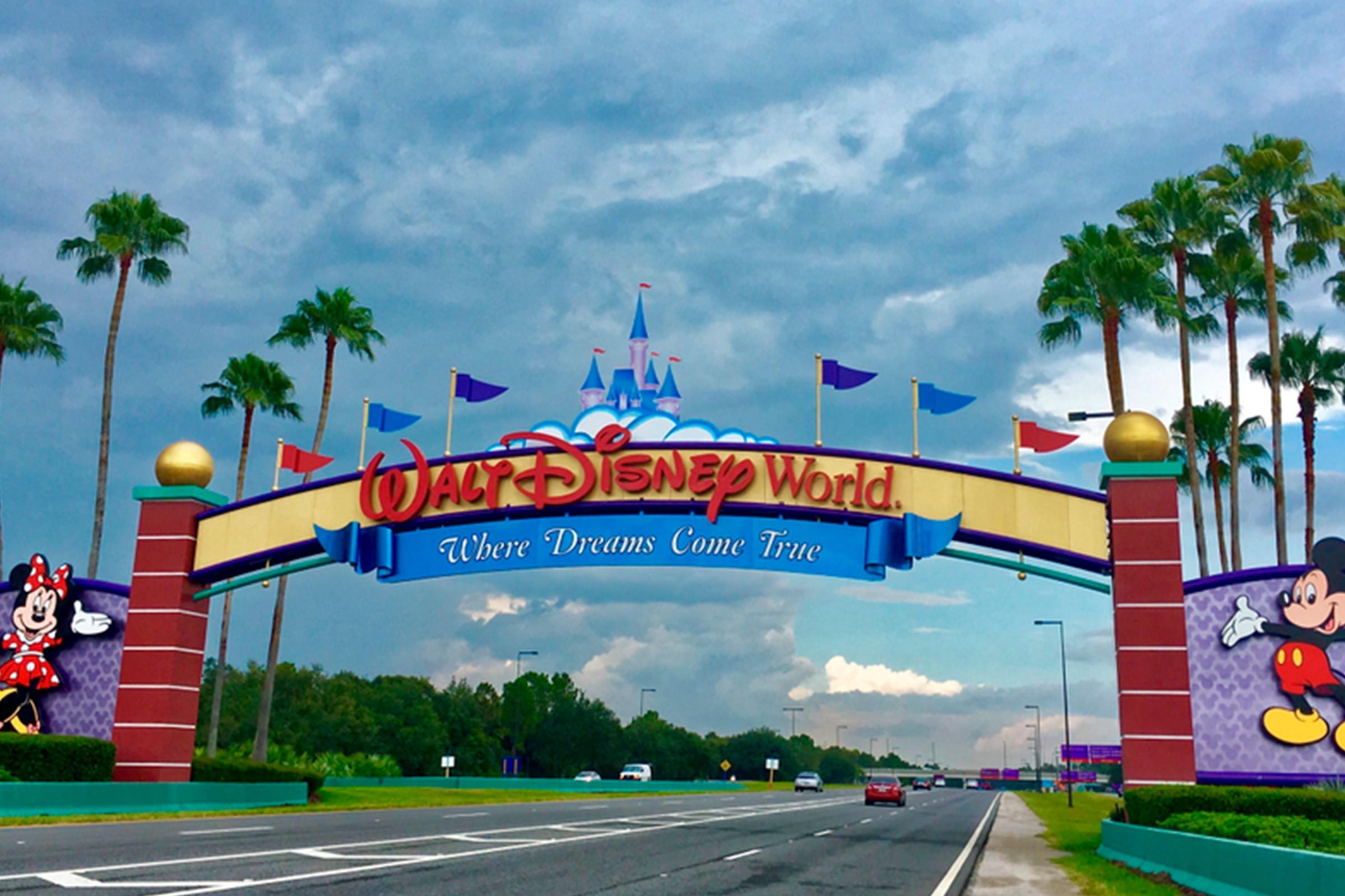 Disney World vs. Universal Studios: 10 Essential Differences