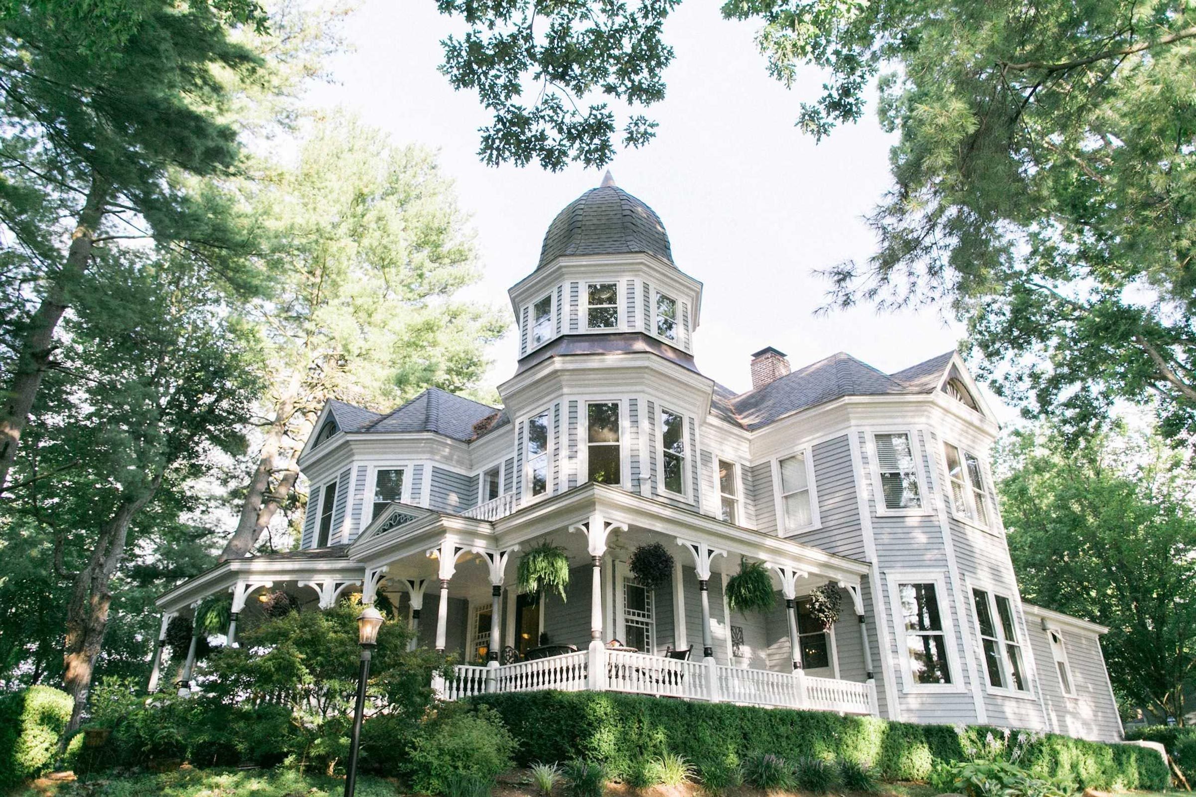 8 Cozy Inns to Book Now for Stunning Fall Foliage in the Berkshires