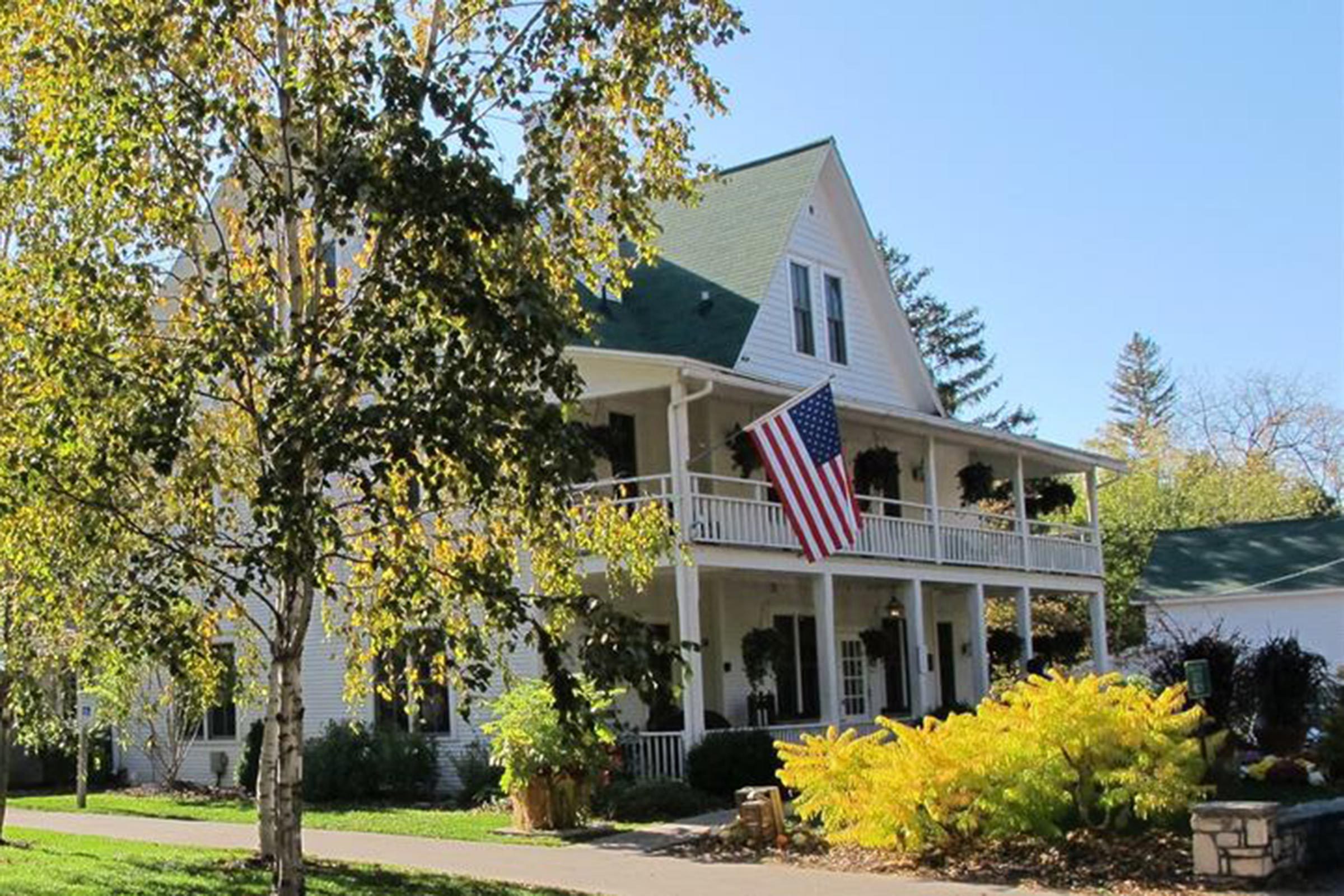 8 Cozy Inns to Book Now for Stunning Fall Foliage in the Berkshires