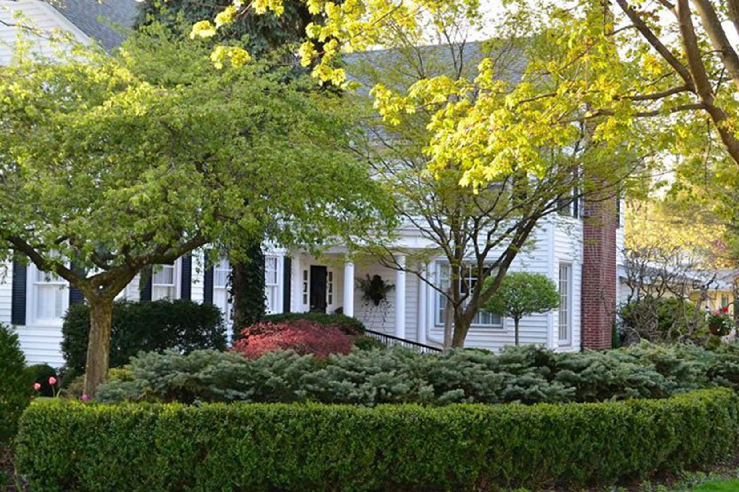 8 Cozy Inns to Book Now for Stunning Fall Foliage in the Berkshires