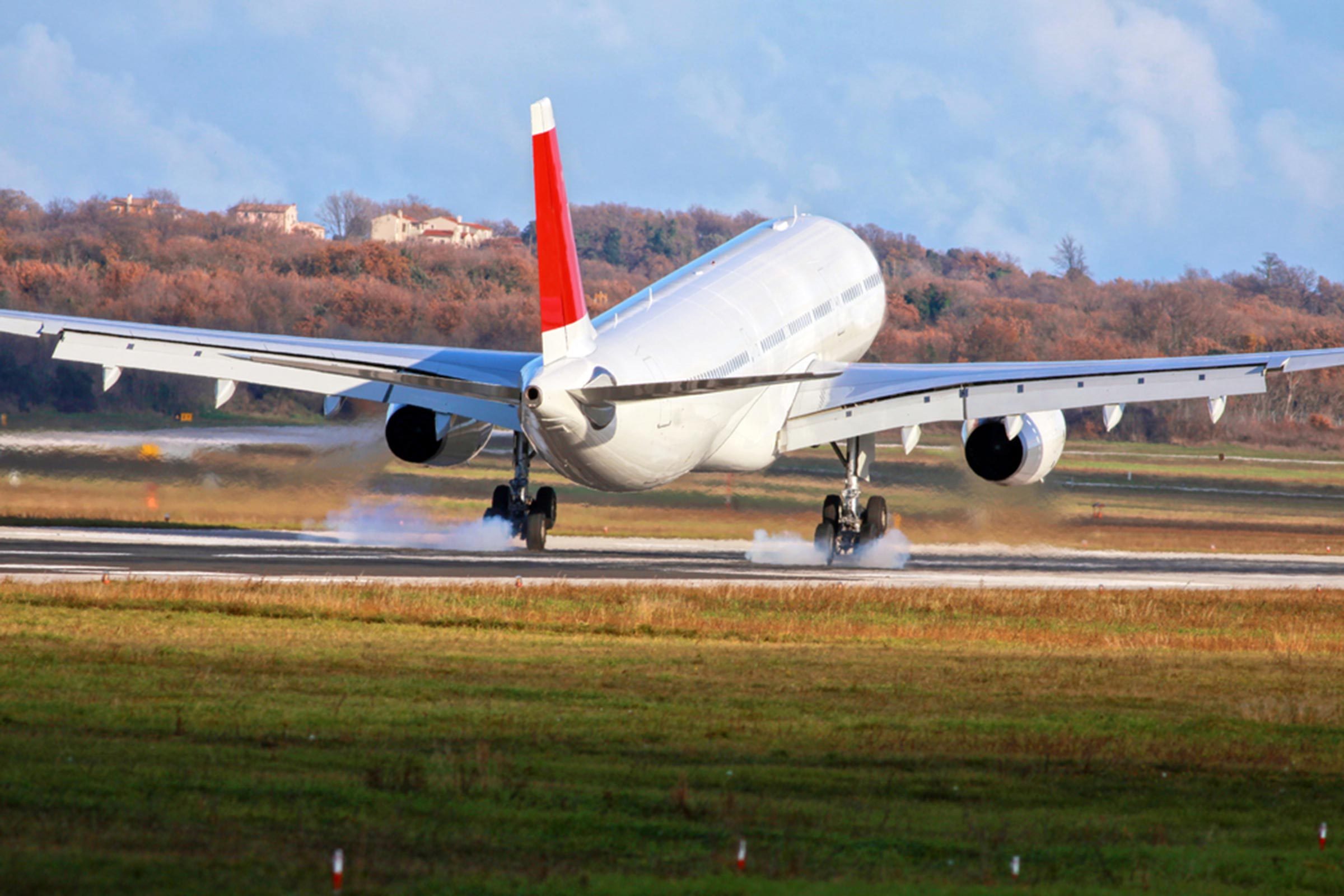 15 Unexpected Factors That Delay Flights