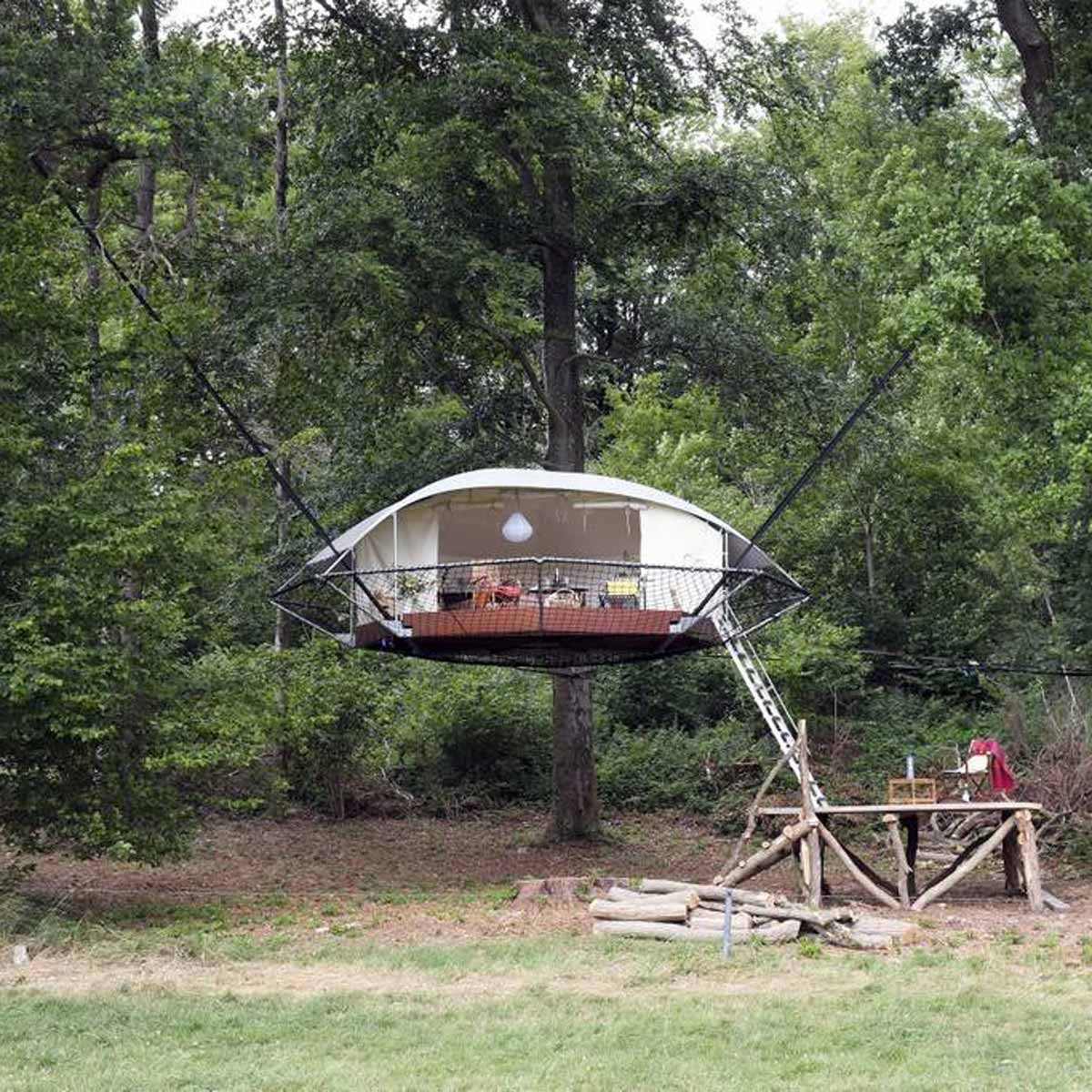 19 Stunning Treehouses That Resemble UFOs