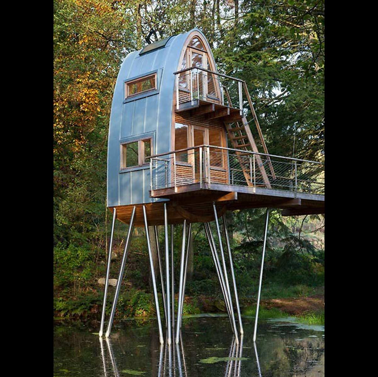 19 Stunning Treehouses That Resemble UFOs