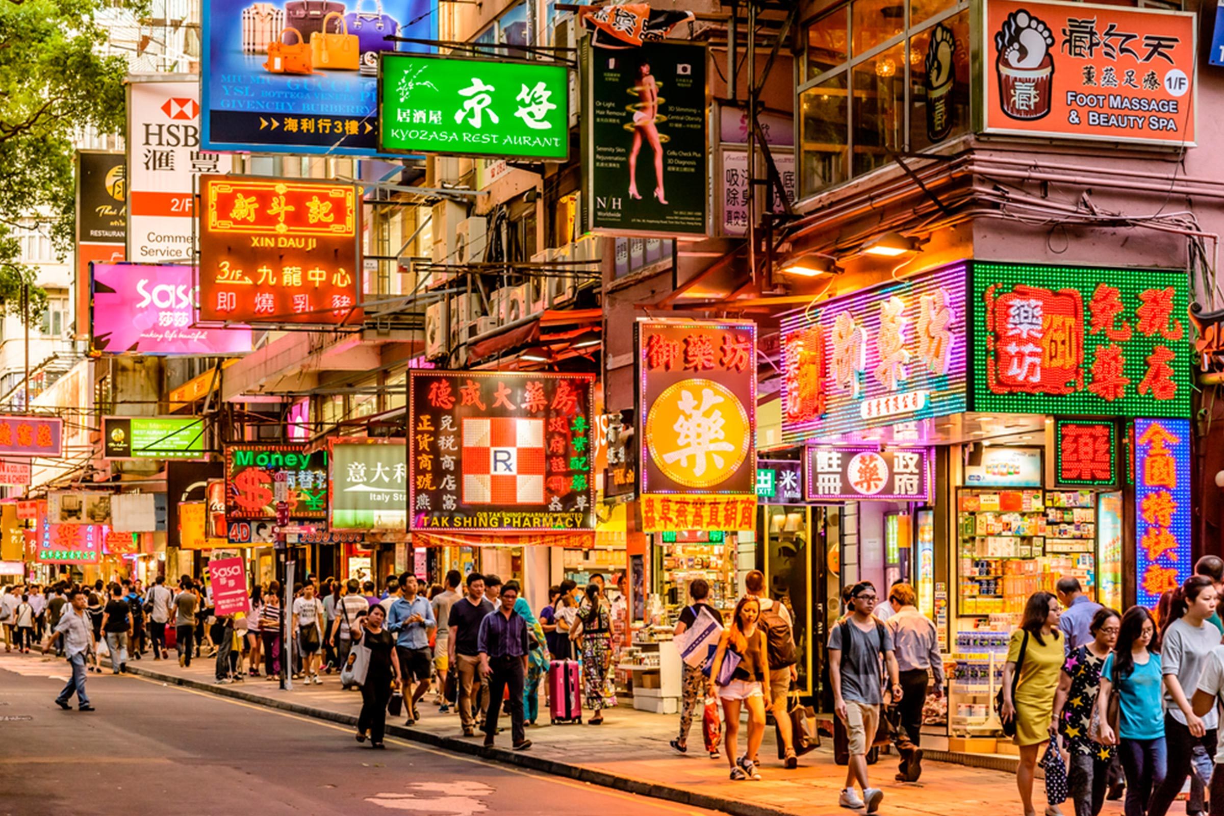 13 Unexpected Global Fines You Might Encounter While Traveling