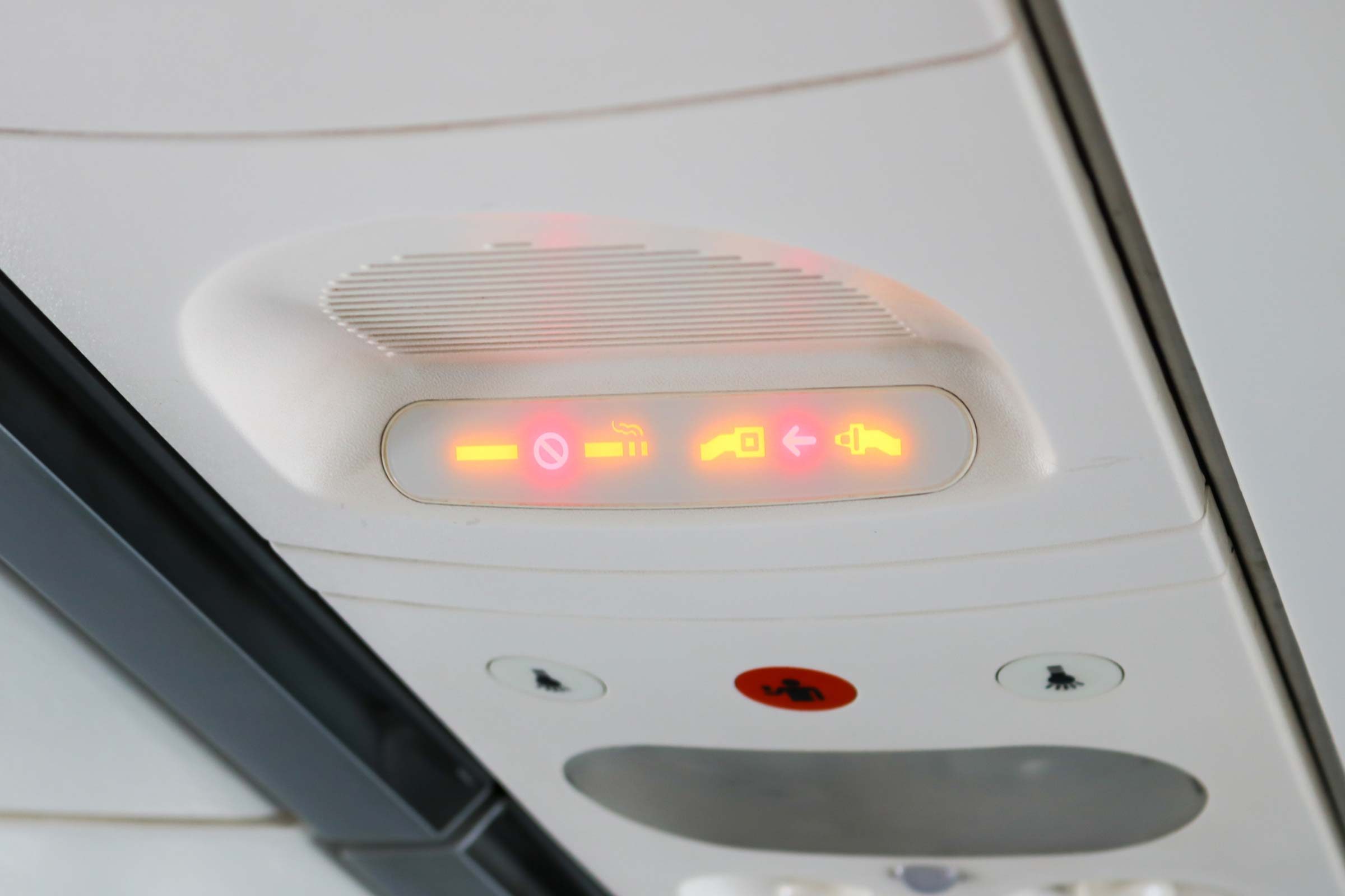 15 Everyday Annoyances Flight Attendants Face