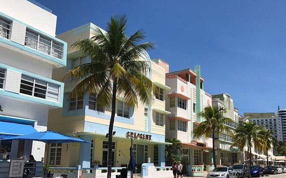 The Ultimate 24‑Hour South Beach Itinerary