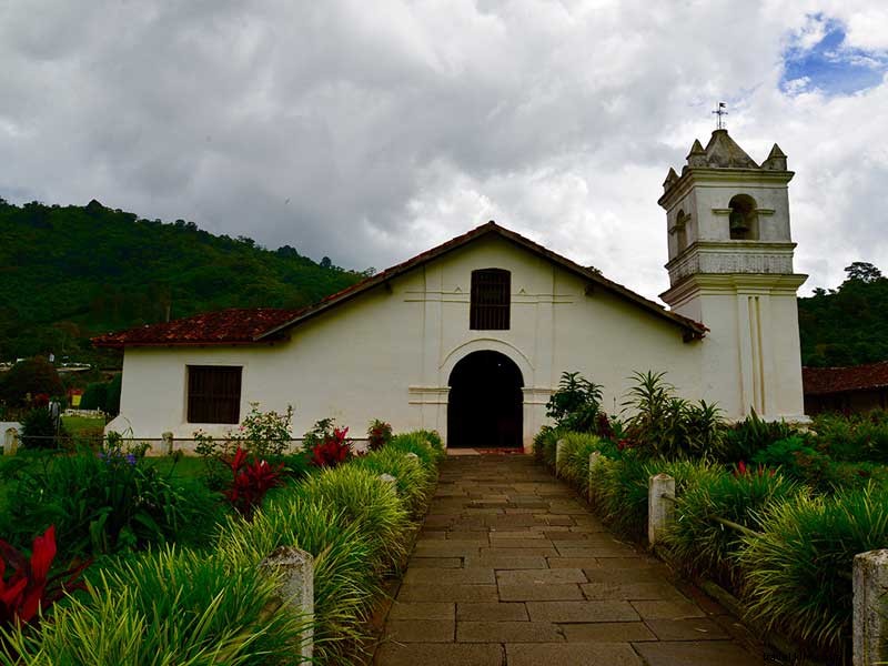 Discover the Mirador de Orosi: Affordable Family Getaway Near San José