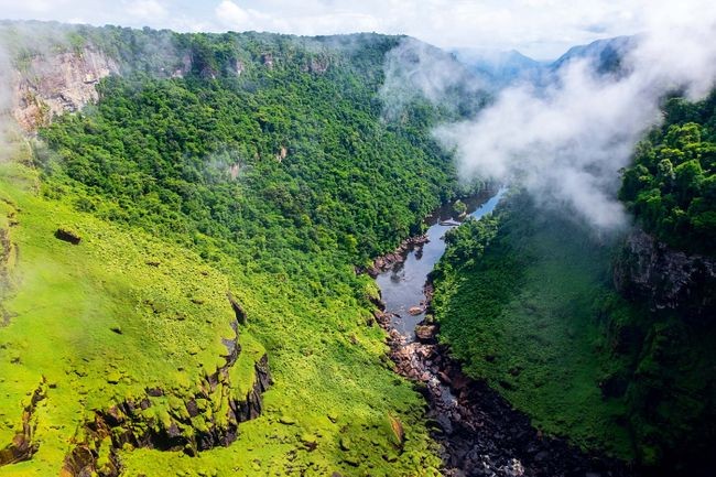 9 Inspiring Stories to Fuel Your Wanderlust Writing Challenge